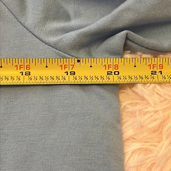 NWT Lilly Pulitzer Suzy Sweatshirt sz M - Picture 3 of 5